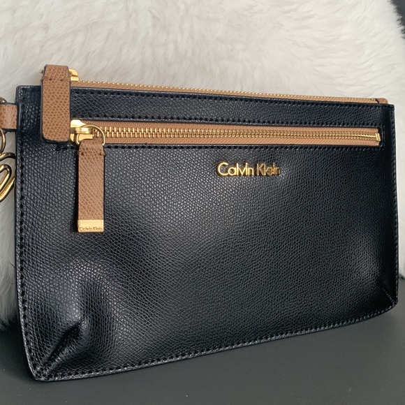 NWOT Calvin Klein Genuine Leather Wristlet - Picture 3 of 7